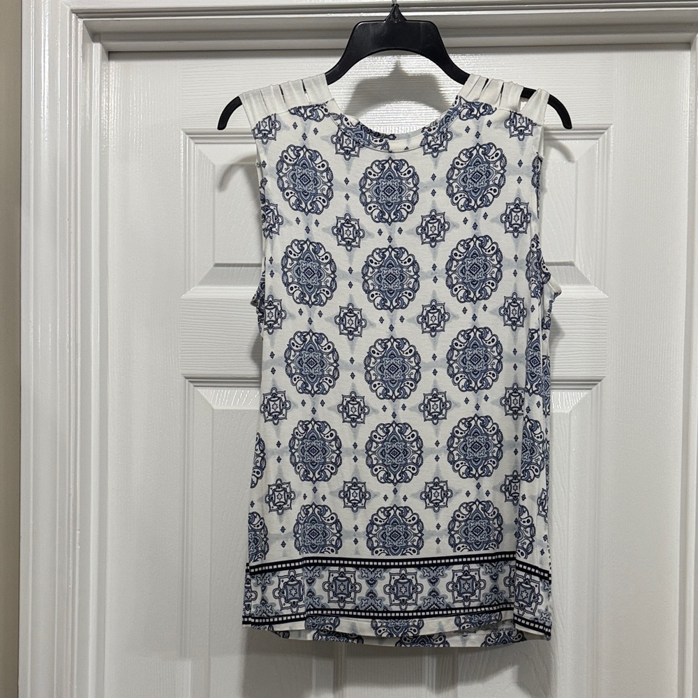 Cato Navy and White Sleeveless Blouse - Size Medium